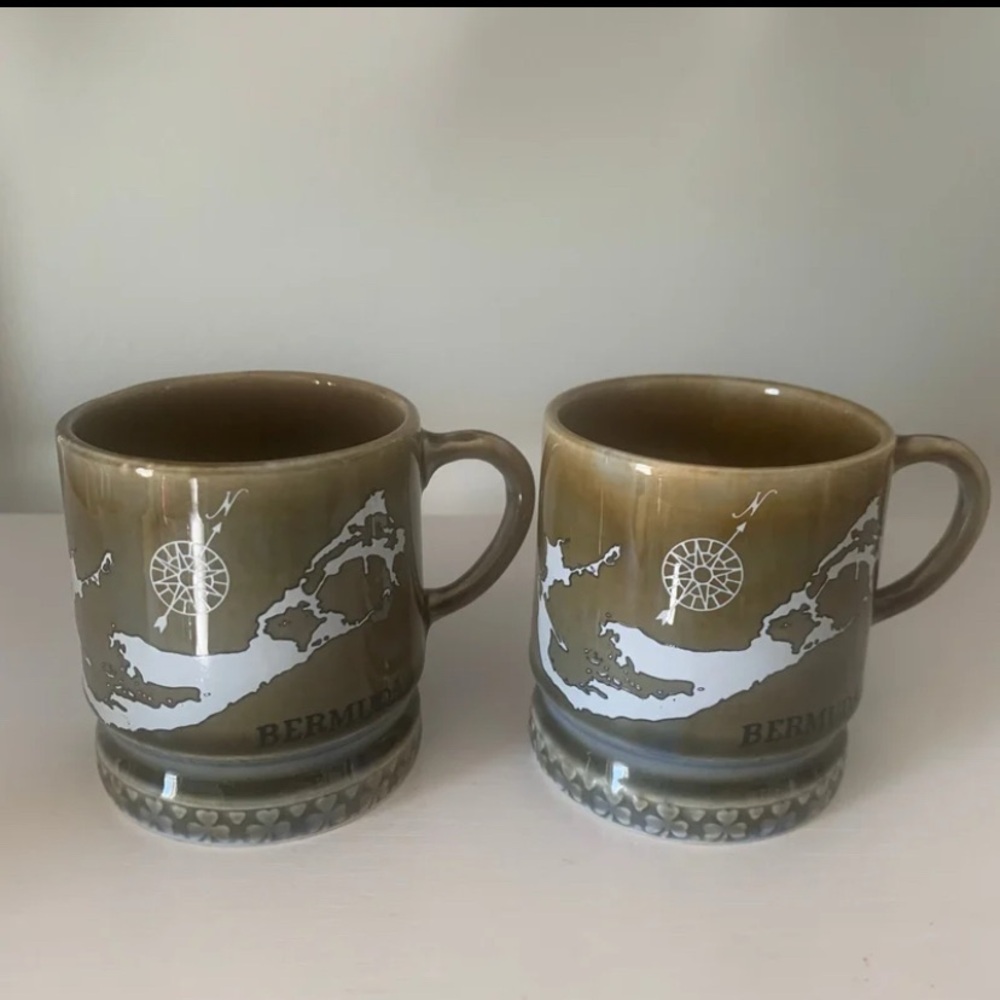 Two Irish Wade Porcelain Espresso Coffee Mugs/Tea Cups w/Shamrocks & Bermuda Map
